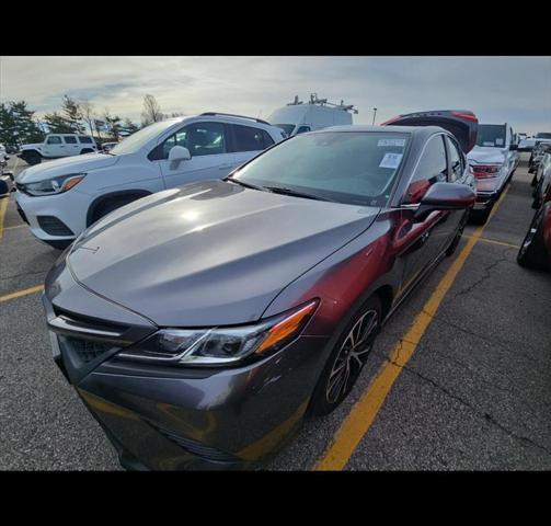 2020 toyota camry se