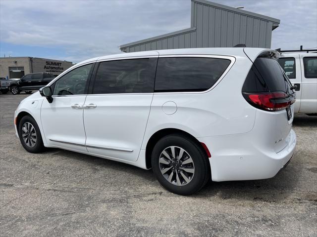 2023 chrysler pacifica hybrid limited