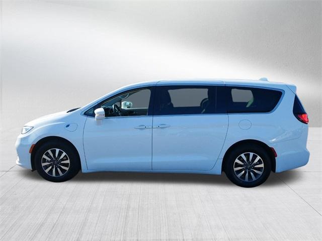 2022 chrysler pacifica hybrid touring l