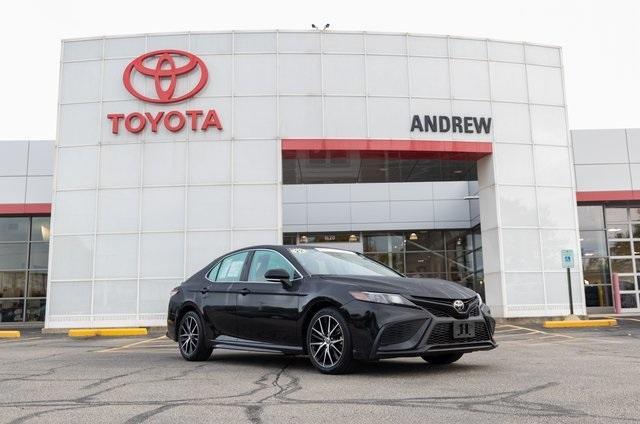 2022 toyota camry se