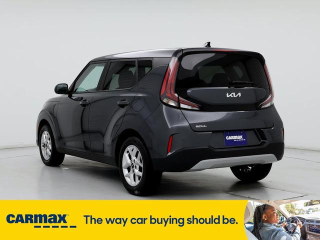 2023 kia soul lx