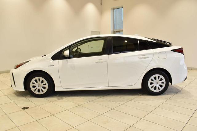 2021 toyota prius le