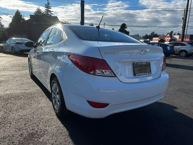 2016 hyundai accent se