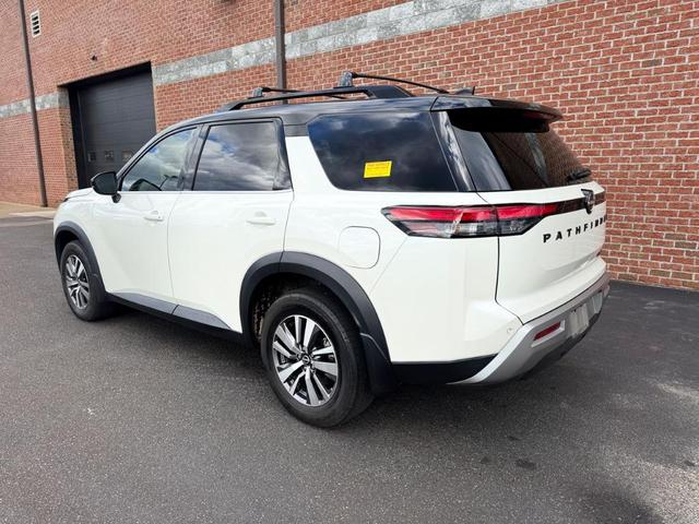 2023 nissan pathfinder sl