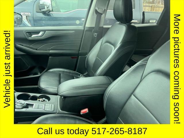 2022 ford escape titanium