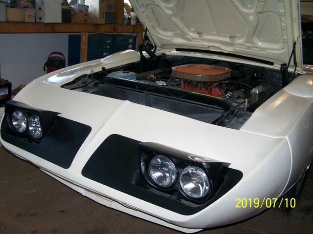 1970 superbird ,white,440 6 pk, auto, factory wood steering wheel