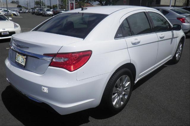 2014 chrysler 200 lx lx 4dr sedan for sale in honolulu, hawaii