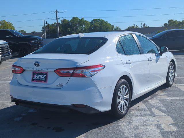 2018 toyota camry hybrid le