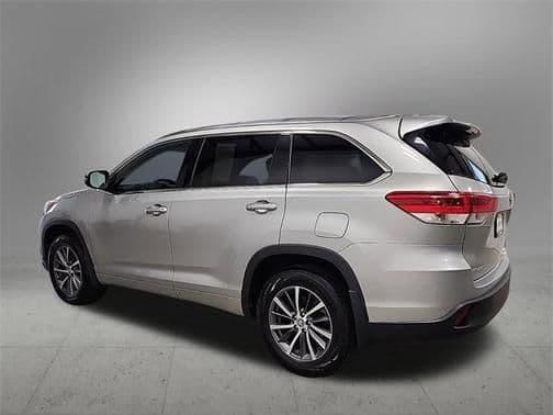 2018 toyota highlander xle in schenectady, new york