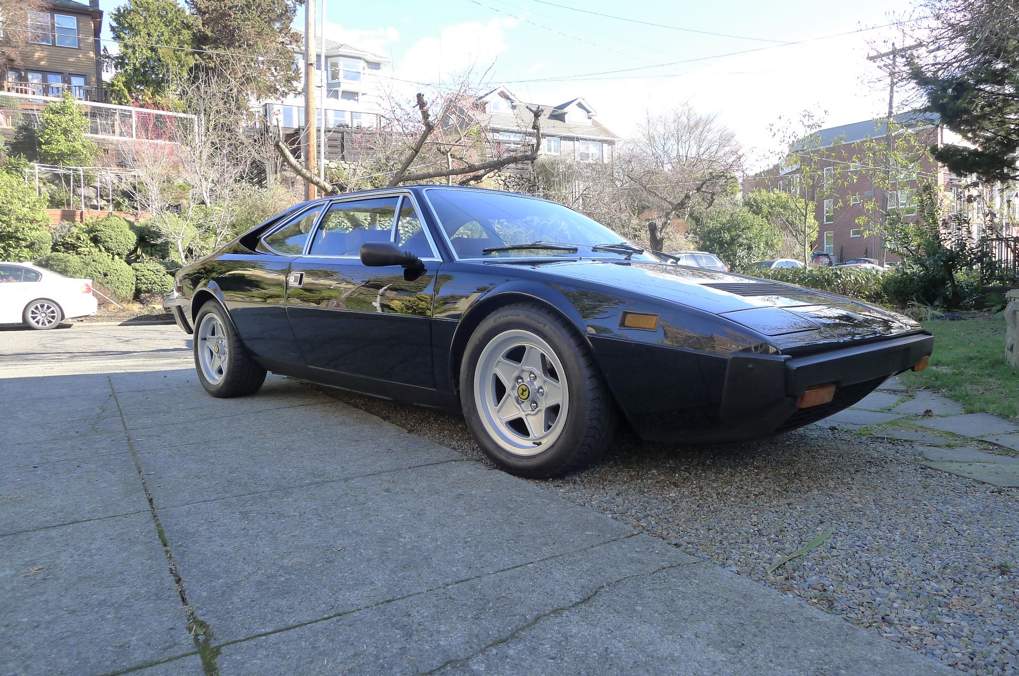 1975 ferrari 308 gt4