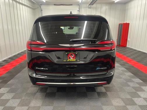 2022 chrysler pacifica hybrid in saint louis, missouri