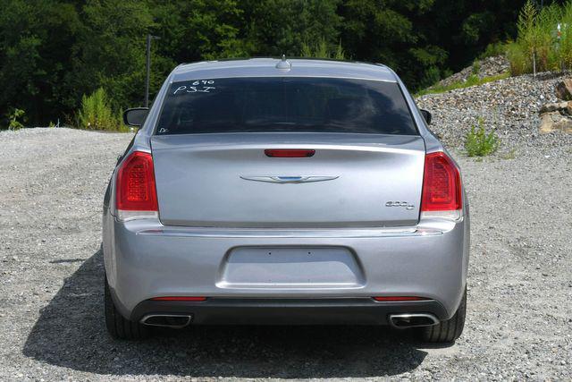 2017 chrysler 300c base