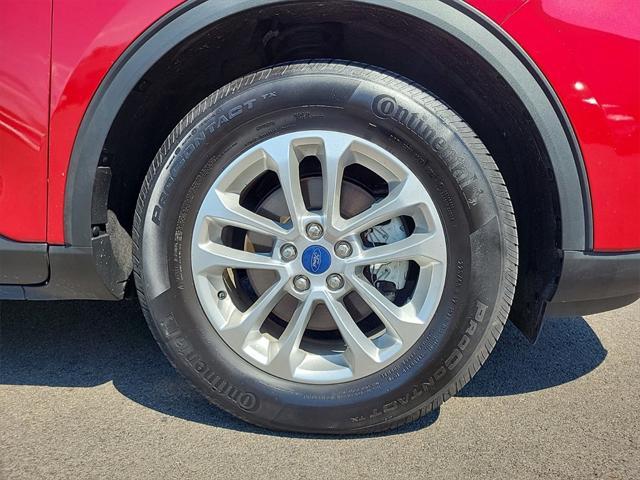 2022 ford escape se