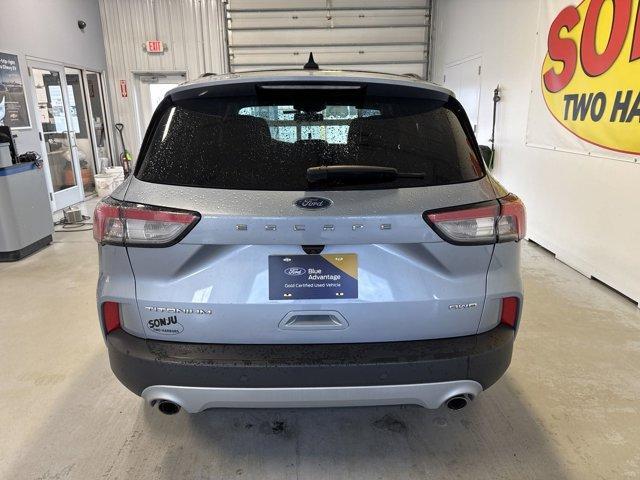 2022 ford escape titanium