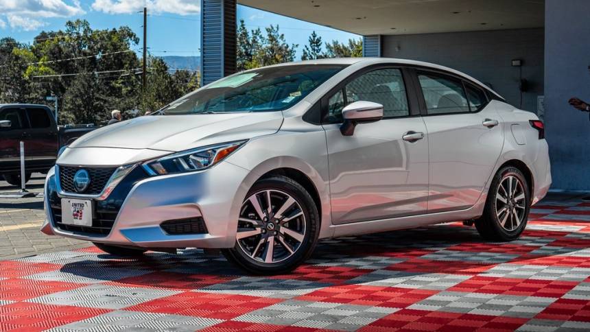 2021 nissan versa sv