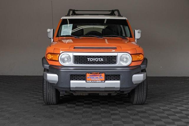 2013 toyota fj cruiser base