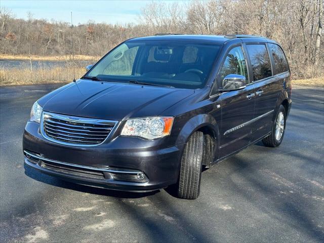 2014 chrysler town & country touring-l