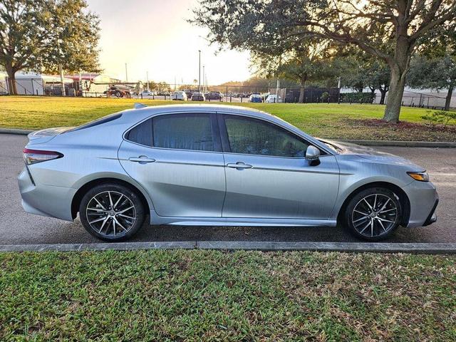 2024 toyota camry se nightshade