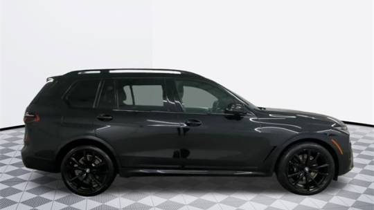 2023 BMW X7