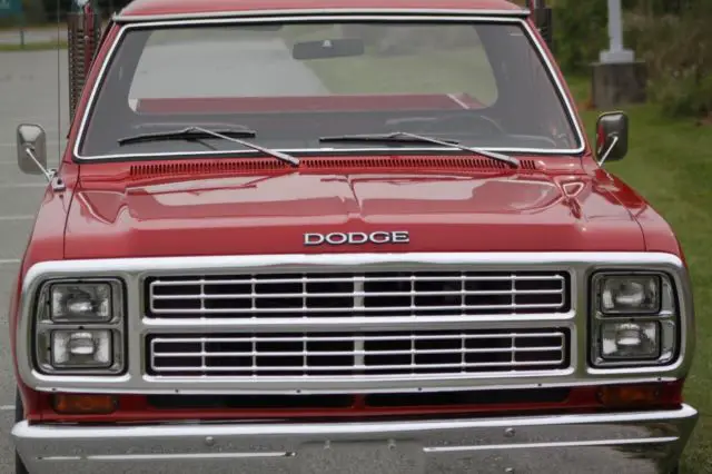 low milage lil red, 360 v8, pwr brakes & steer, a/c, nice wood