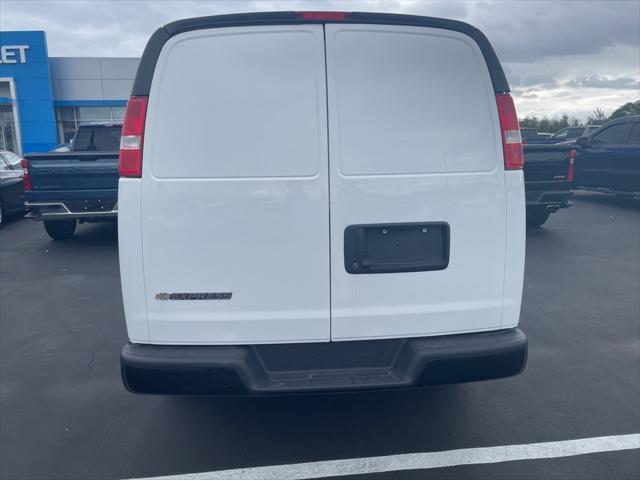 2023 chevrolet express 2500 rwd 2500 regular wheelbase wt