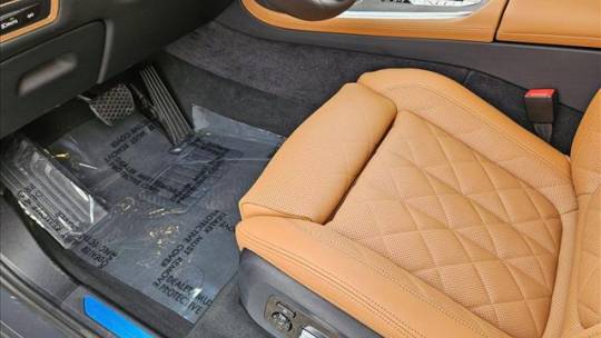 2025 BMW X7