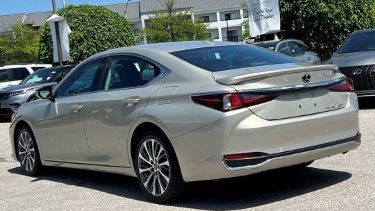 2021 Lexus ES