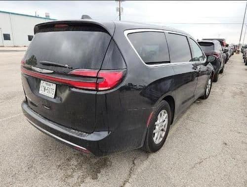 2023 chrysler pacifica touring-l in buffalo, minnesota