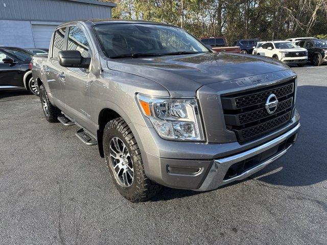 2021 nissan titan sv