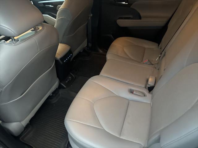 2021 toyota highlander limited