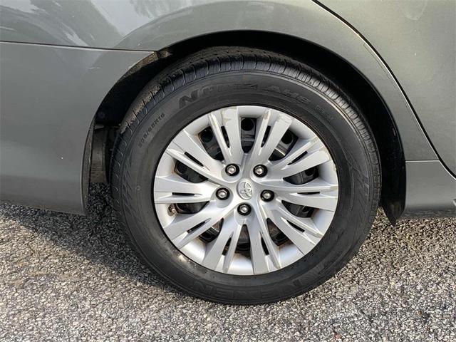 2012 toyota camry le