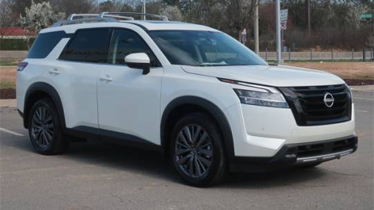 2023 nissan pathfinder sl