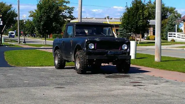 1970 scout 800 custom extended half cab solid tonka-looking truck!