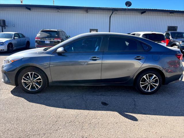 2023 kia forte lxs