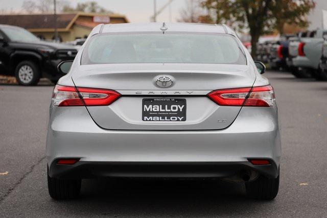 2020 toyota camry le