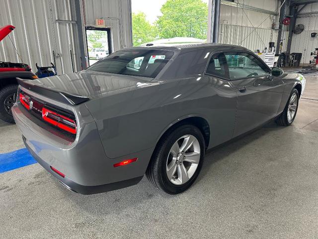 2023 dodge challenger sxt
