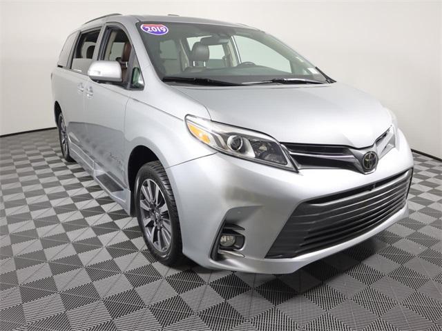2019 toyota sienna limited