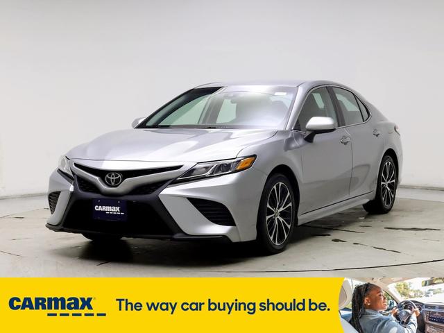 2020 toyota camry se