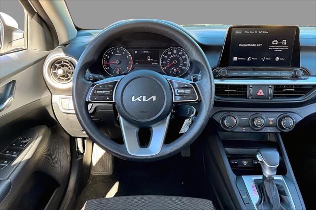 2022 kia forte lxs