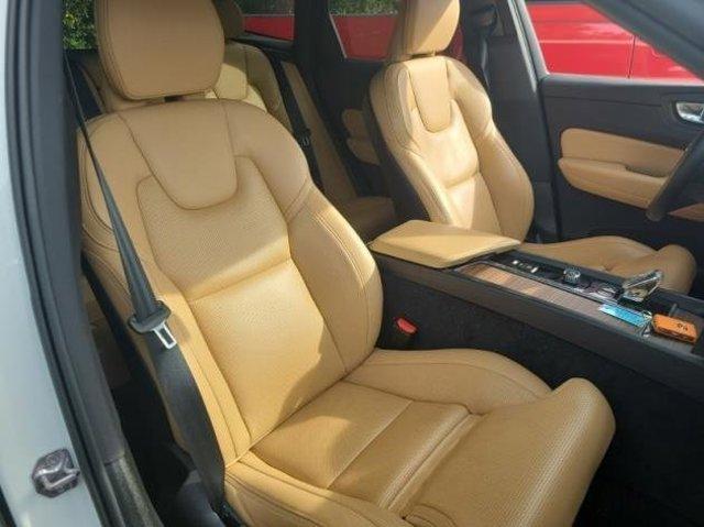 2022 volvo xc60 b5 inscription