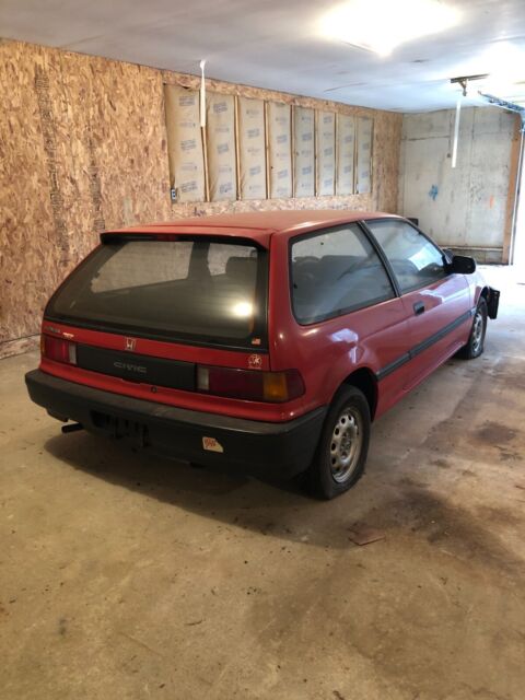 1988 civic hatchback, front end damage. sold as a parts car - complete