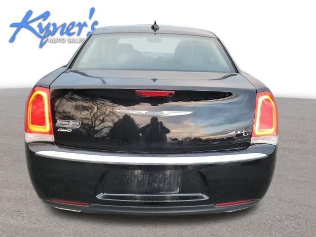 2016 chrysler 300 s
