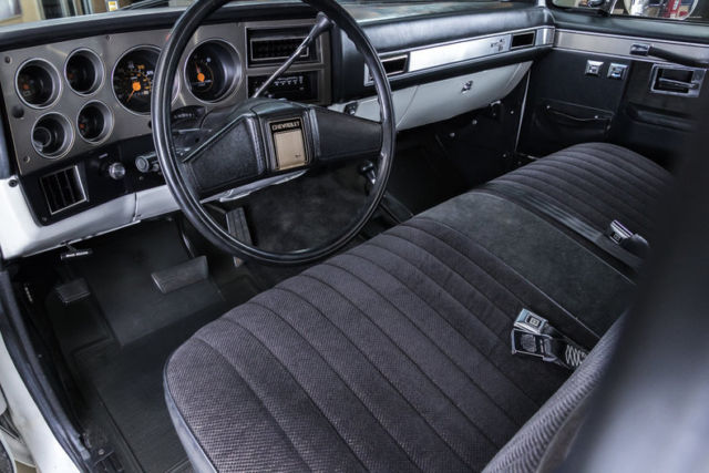 restored silverado 4x4! gm 350ci v8, 700r4 automatic, ps, pb, a/c, garage kept