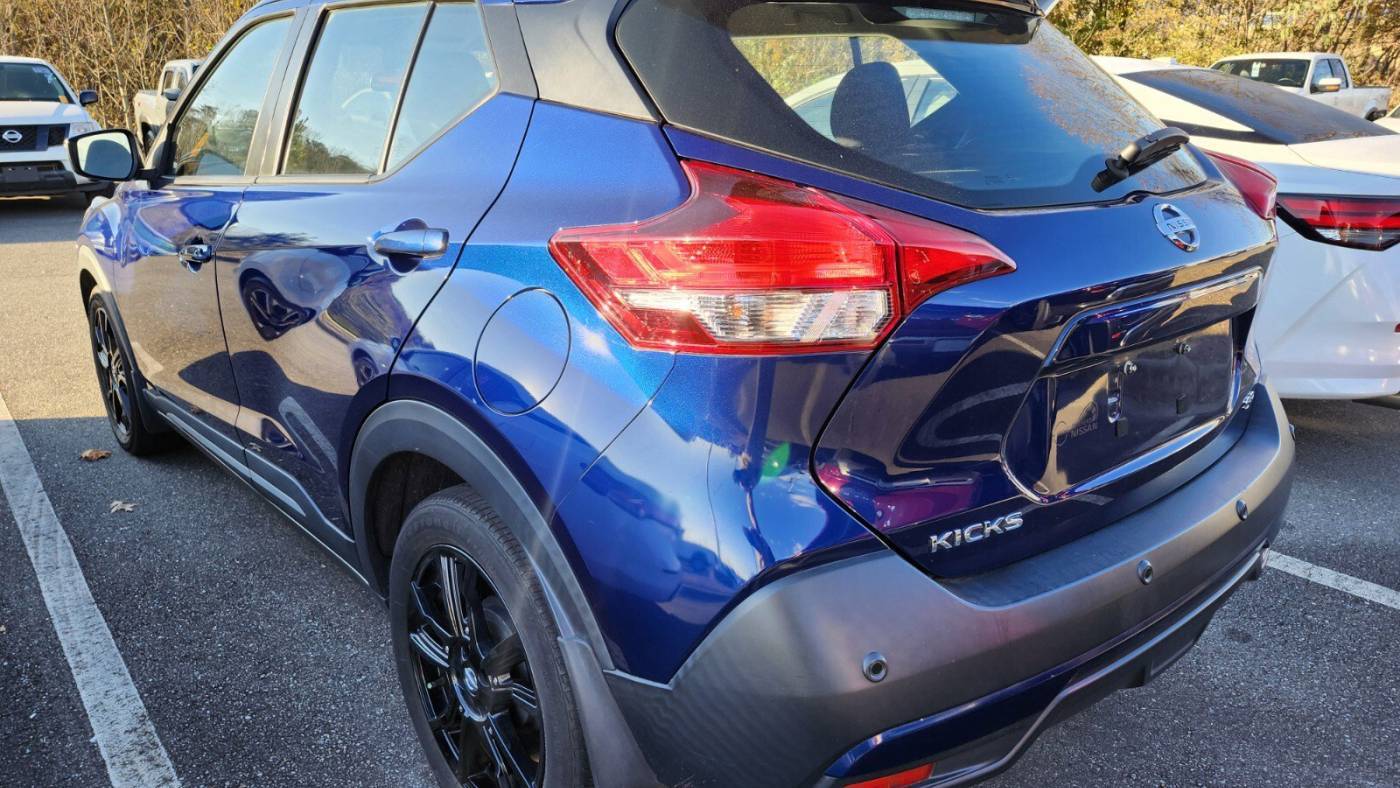 2020 nissan kicks sr