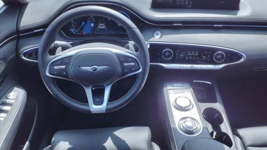 2025 Genesis GV70
