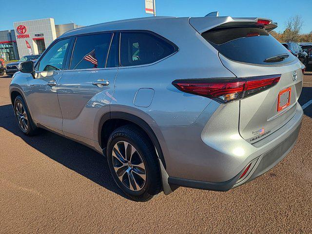2022 toyota highlander xle