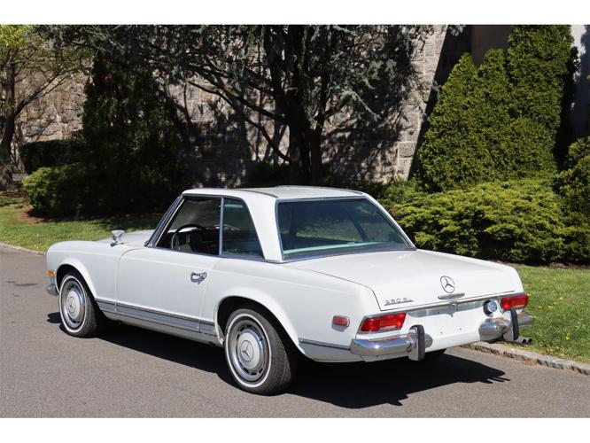1969 mercedes-benz 280sl in astoria, new york