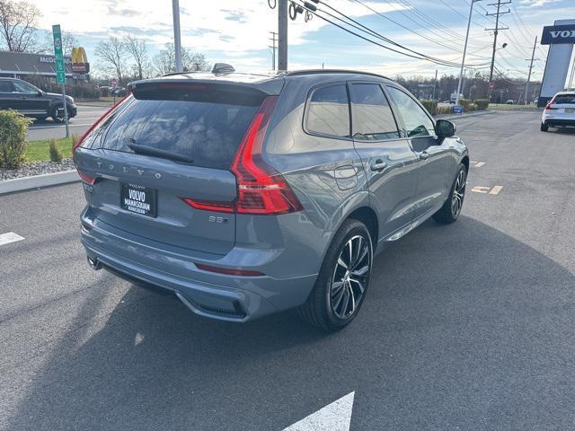 2024 volvo xc60 b5 plus dark theme