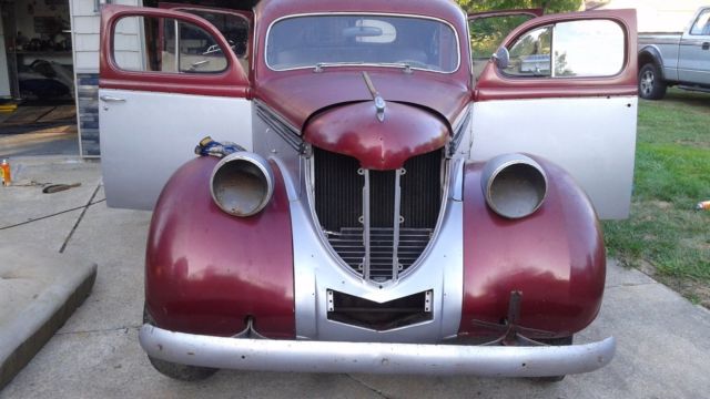 1929 desoto sedan, 318/auto,power steerin,power brakes,tilt wheel,ford 9",runs