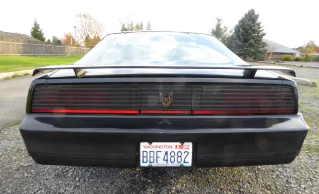 built 1982 pontiac firebird trans am coupe 2-door 350 zzz